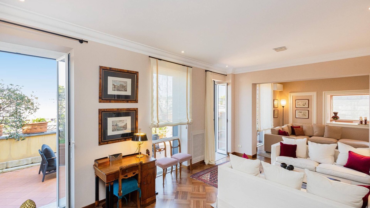 Repubblica Apartment | Trevi Luxury Penthouse