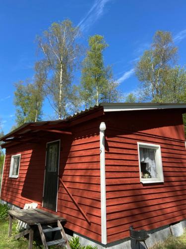 Ryd House | Trevlig Röd liten stuga