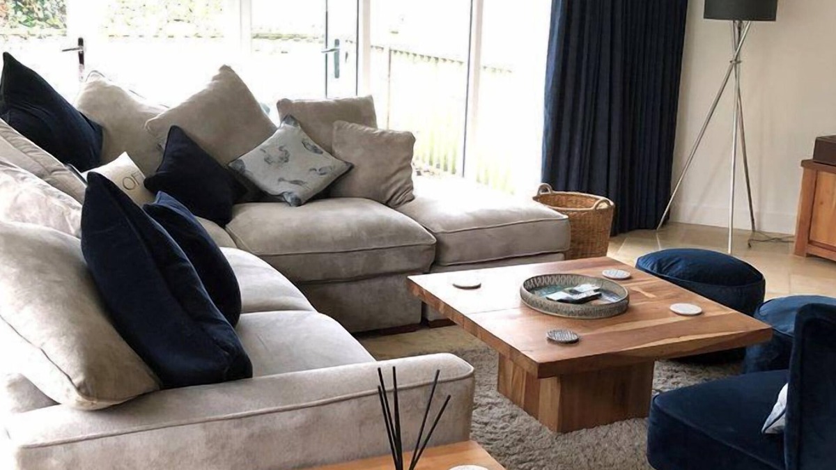 St Austell Cottage | Trewhiddle Villa 19 - a trewhiddle that sleeps 7 guests in 4 bedrooms