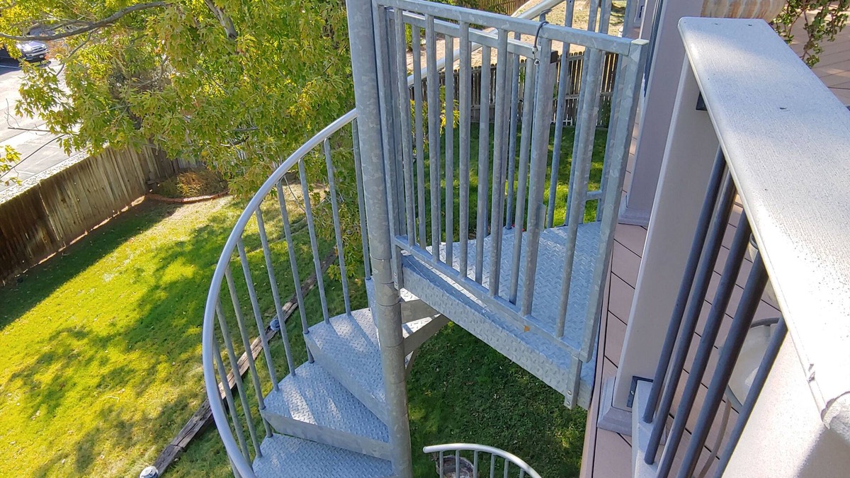 Southbridge House | Tri-Level Home with a View
