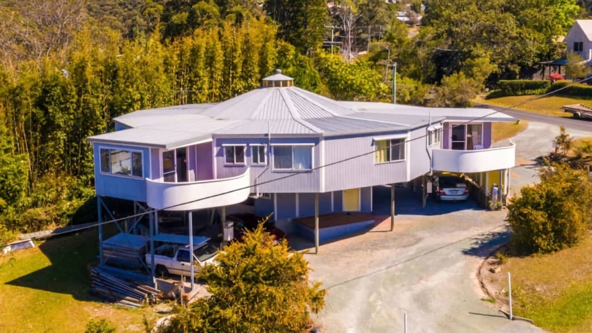 Eagle Heights House | Tri-Living with Coastal Views Tamborine Mountain
