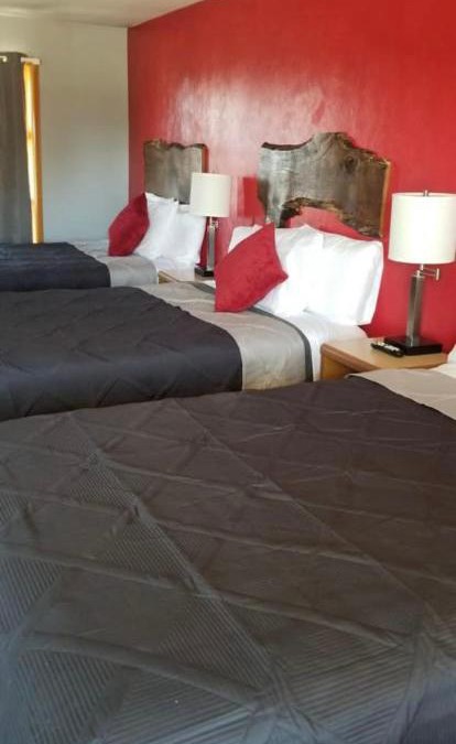 Dickeyville Hotel | Tri-State Wood Inn