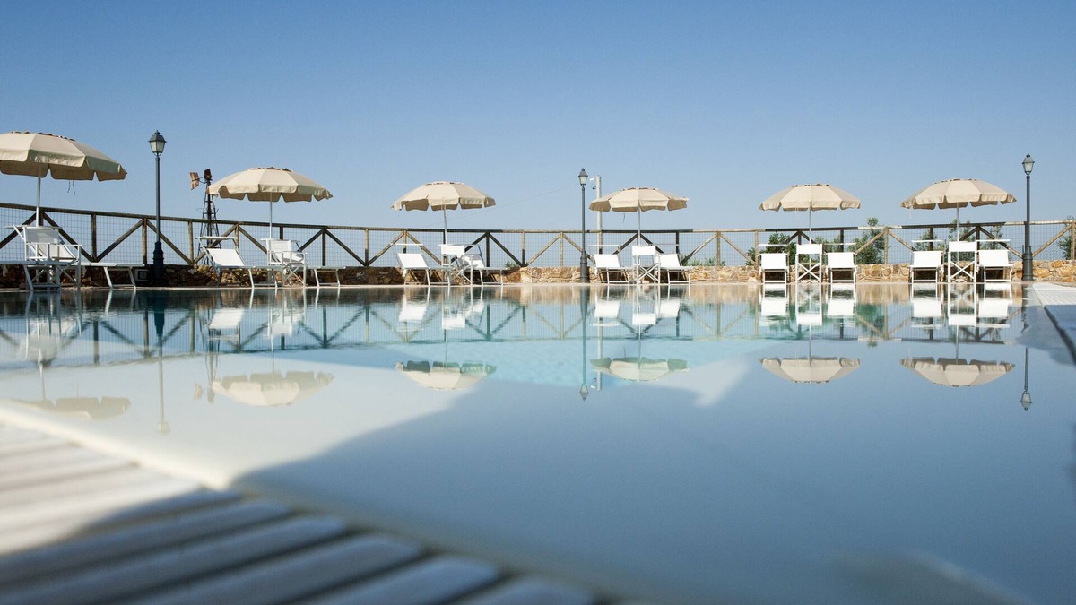Casalappi Apartment | TRILOCALE DELUXE 2 BATHROOMS WITH PRIVATE GARDEN, POOL, TENNIS, NEAR THE SEA