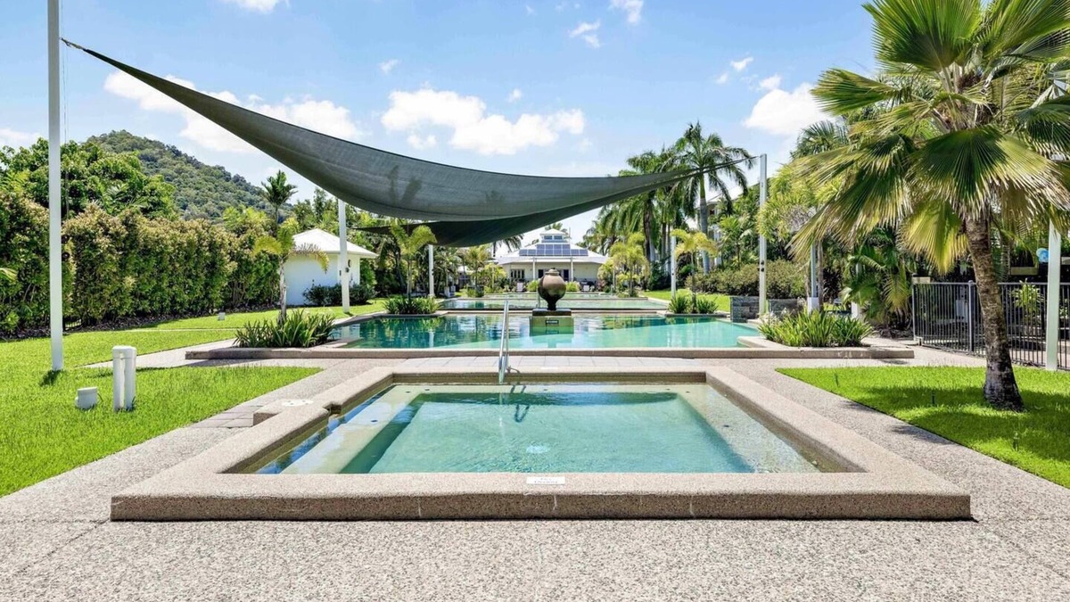 Kewarra Beach Apartment | Trinity Beach Bliss Experience Tropical Living