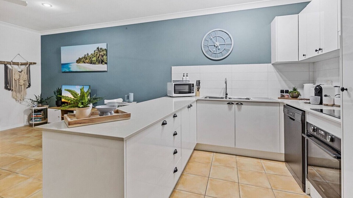 Trinity Beach Apartment | Trinity Beach Pearl - 2BR Apt, 3 min to Beachfront