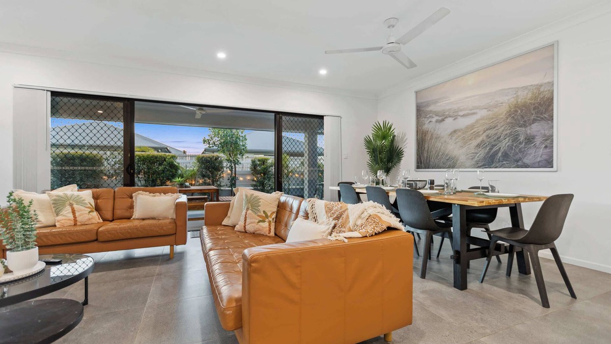 Trinity Beach House | Trinity Oasis Spa, BBQ & Family Retreat