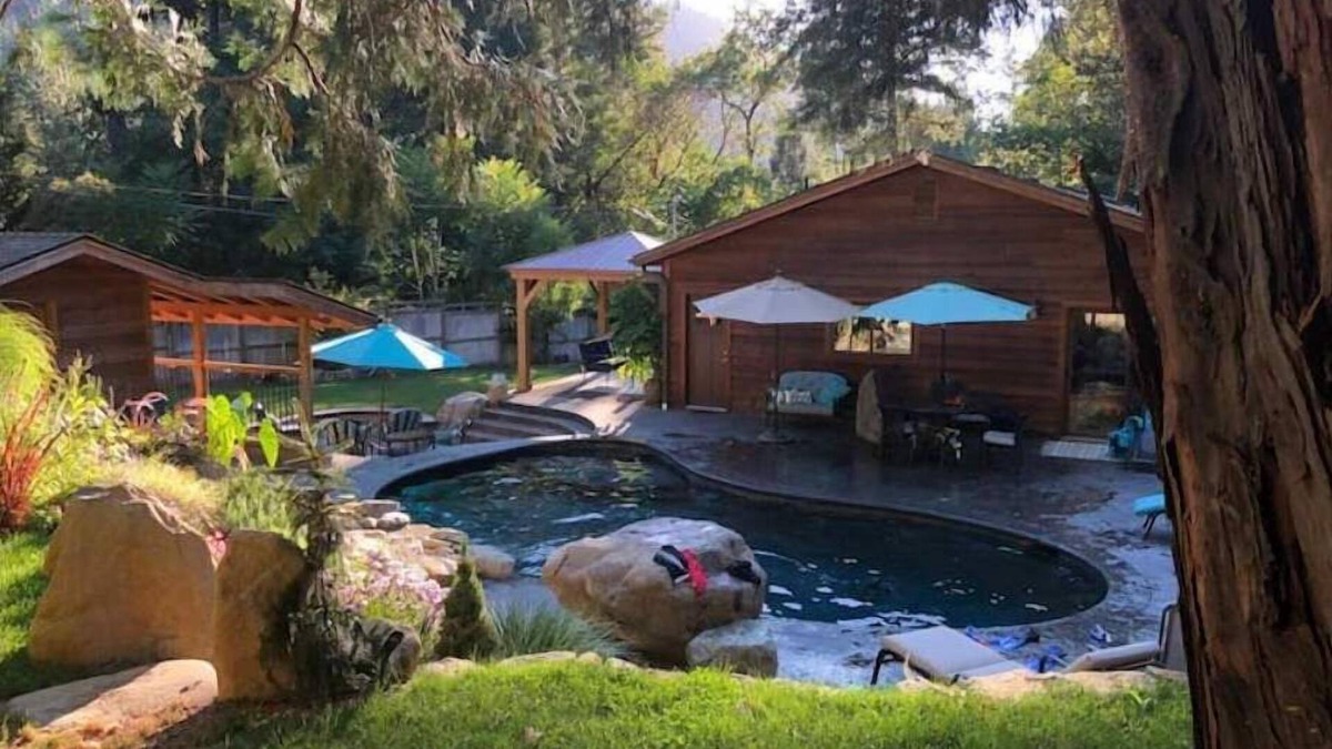 Salyer House | Trinity Valley Paradise, stunning swimming pool oasis, near Trinity River!