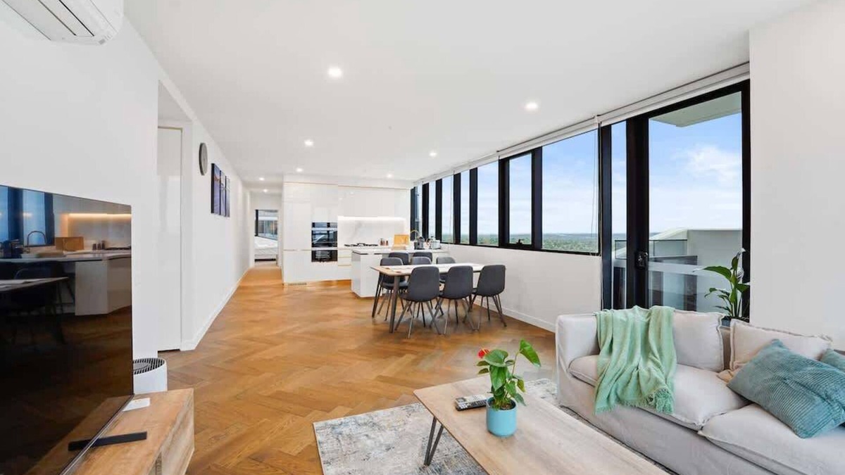 Box Hill Apartment | Trio Box Hill - Lux 3BR Penthouse Beauty w parking