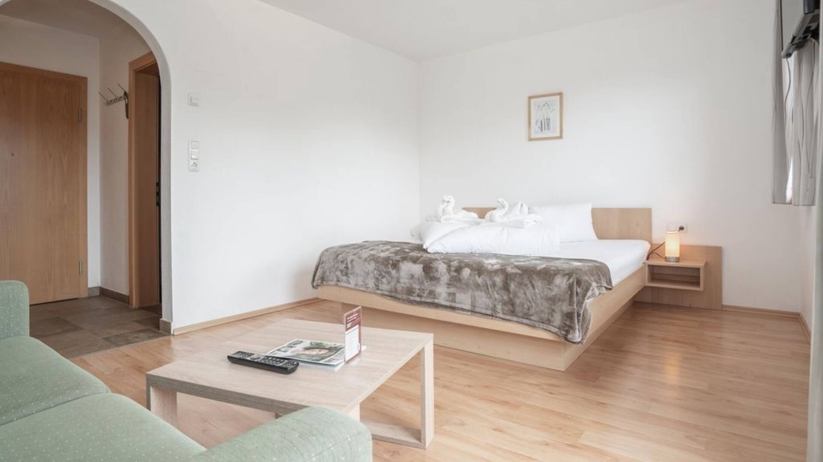 Scheffau am Wilden Kaiser Bed & Breakfast | Triple room 11, shower/WC, from 4 nights half board - Berggasthof Bärnstatt