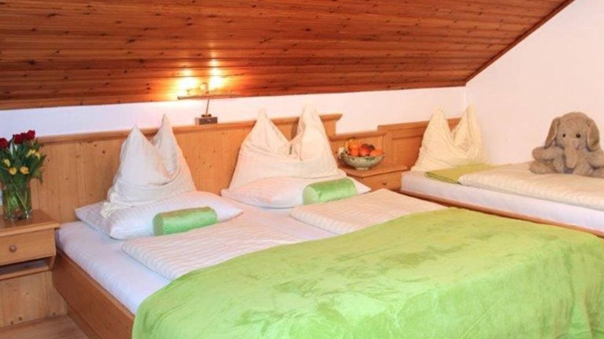 Tiefgraben Apartment | Triple room 25 - Kasleitner organic farm (3 flowers)