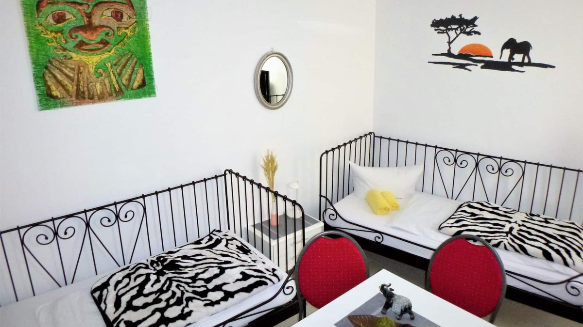 Mitte Apartment | Triple room-Superior-Shared Bathroom-Zi 13