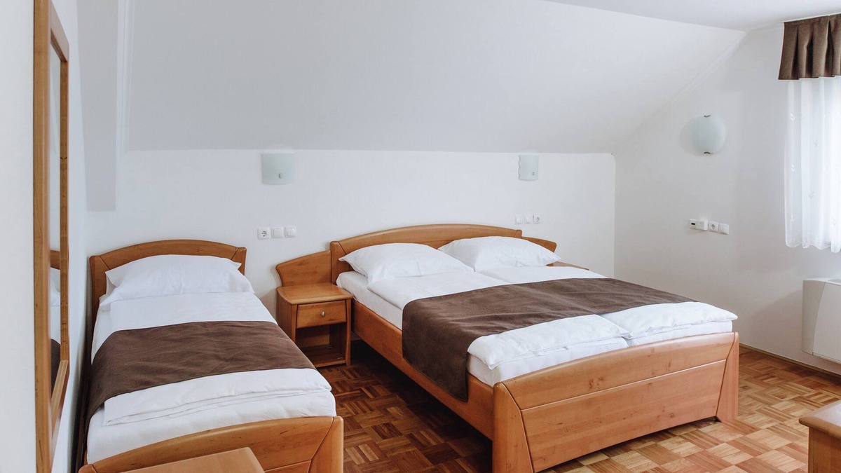 Zrece House | Triple Room with Balcony 111