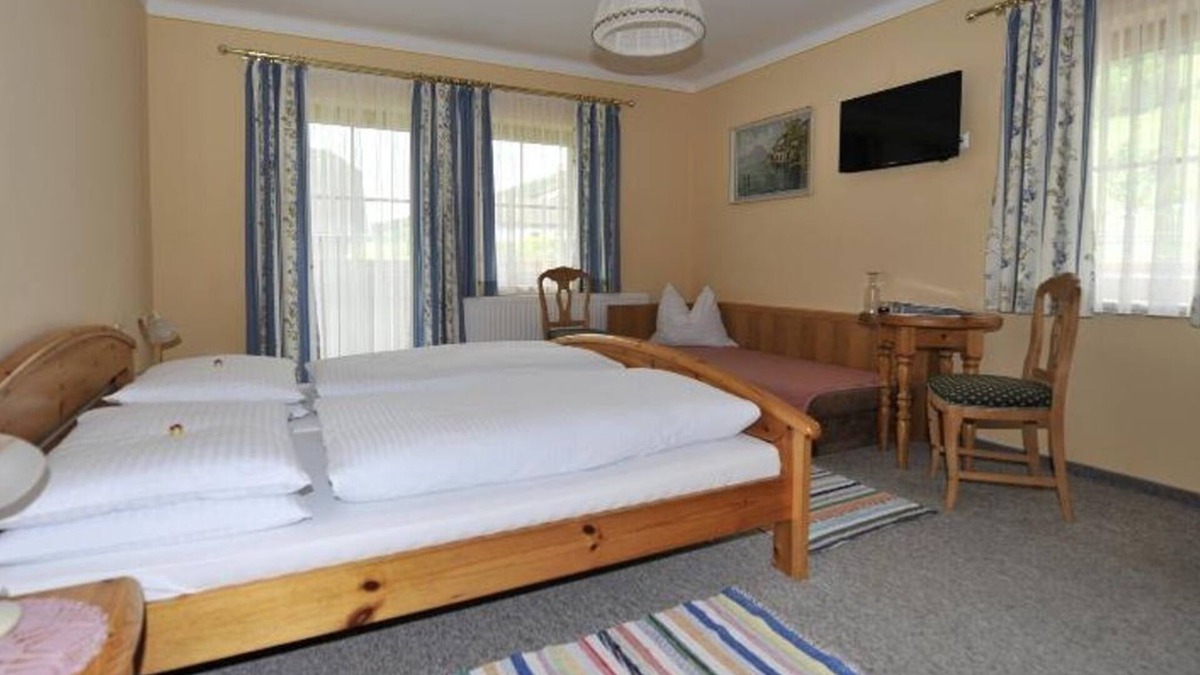 Lessach Apartment | Triple room with shower, WC No. 3 - Macheiner, guest house - Apartment