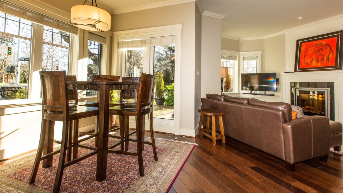 James Bay House | Triple Tiered Townhouse-1800 sq ft Corner Brownstone by Beacon Hill Park & Royal Museum