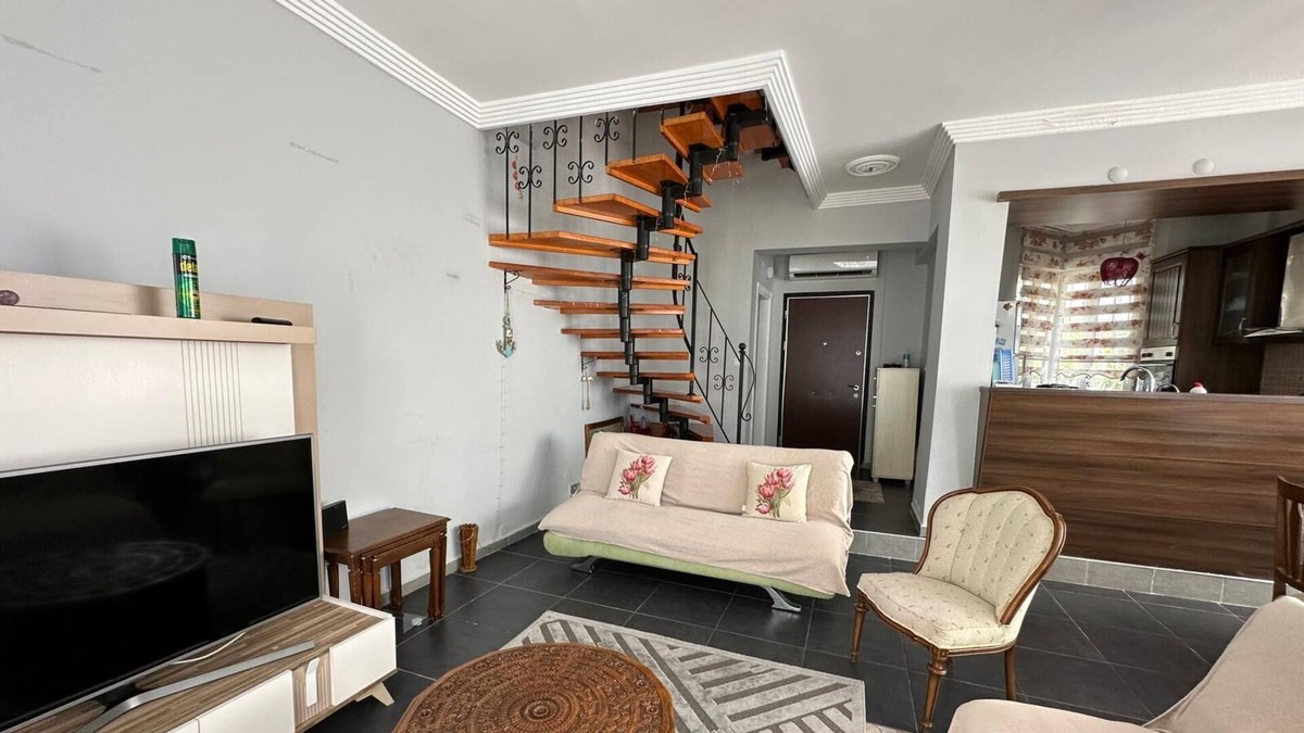 Muratpasa Villa | Triplex Villa with Pool & Garden