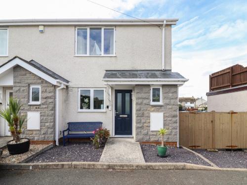 Moelfre House | Tritons Retreat