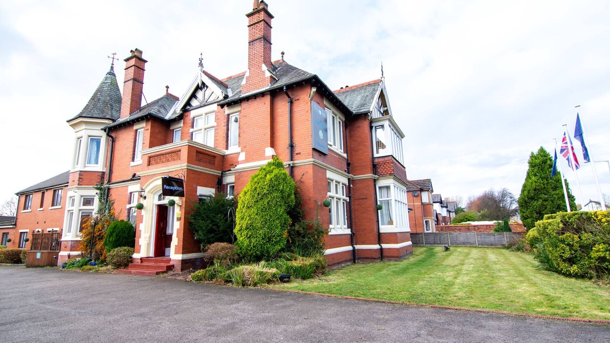 Preston Hotel | Trivelles Park Hotel