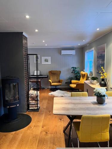 Tromsdalen House | Tromsø’s best location? City & Nature 5 mins away.