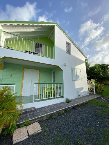 Port-Louis House | Tropic Arth Paradise