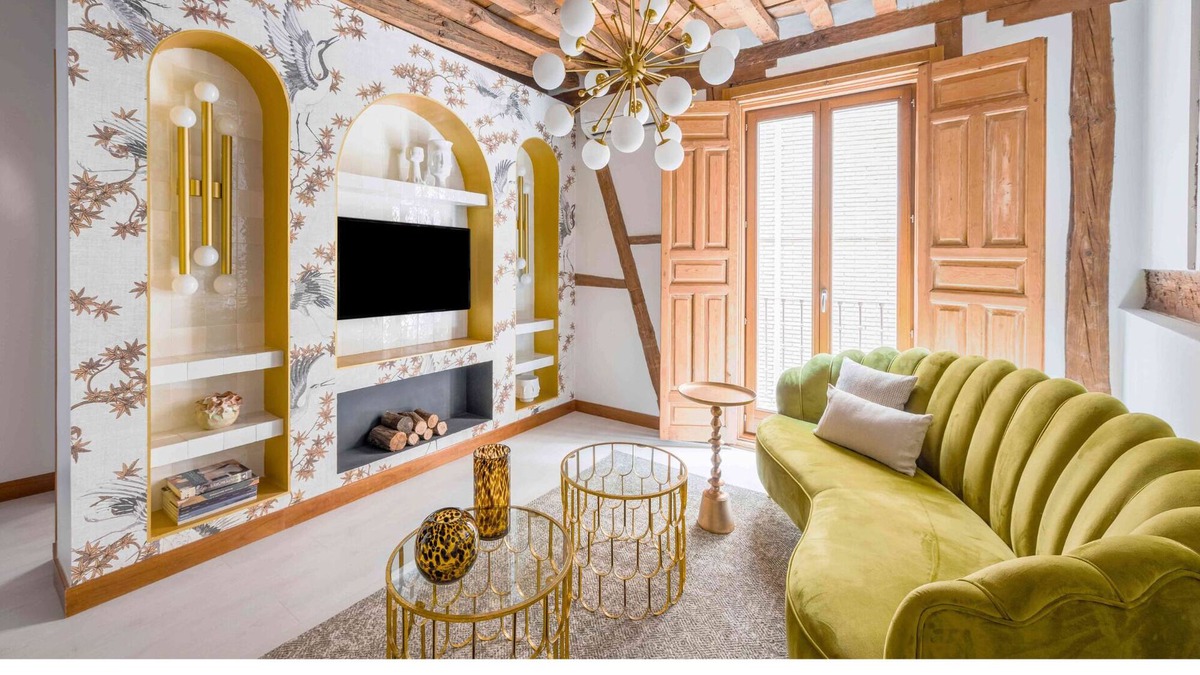 Toledo City Center Apartment | ~TROPIC~ by myhomeintoledo.com