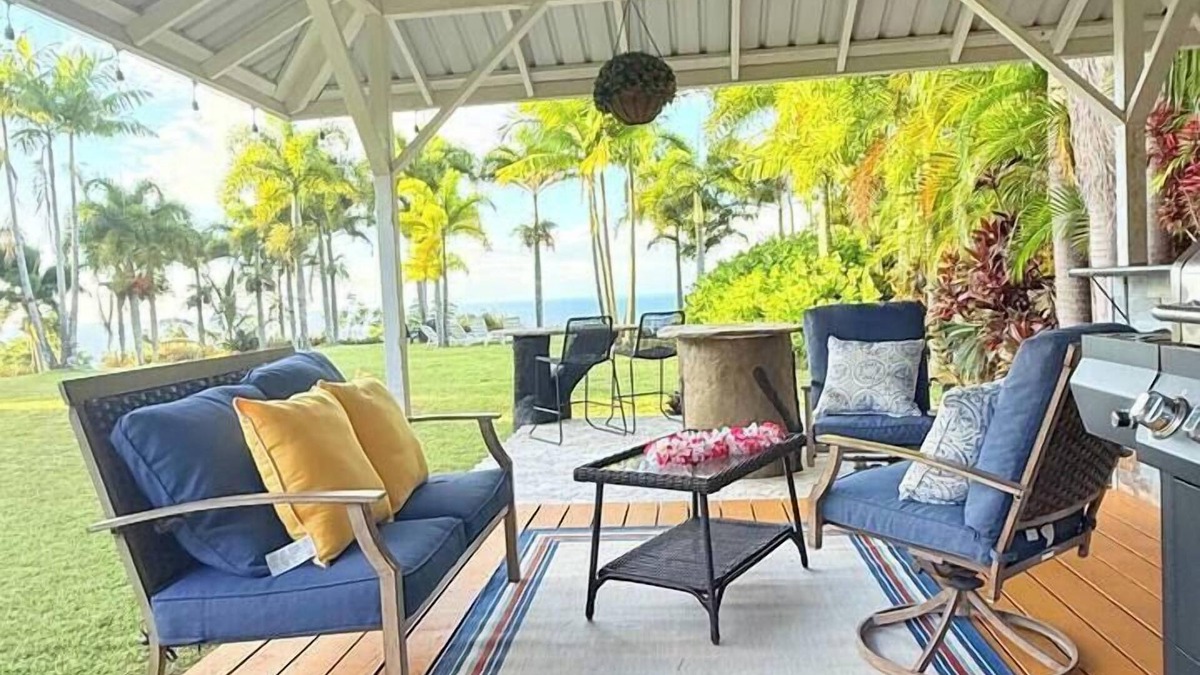 Hakalau Apartment | Tropical 1BR Hideaway w/Balcony near surf Beaches
