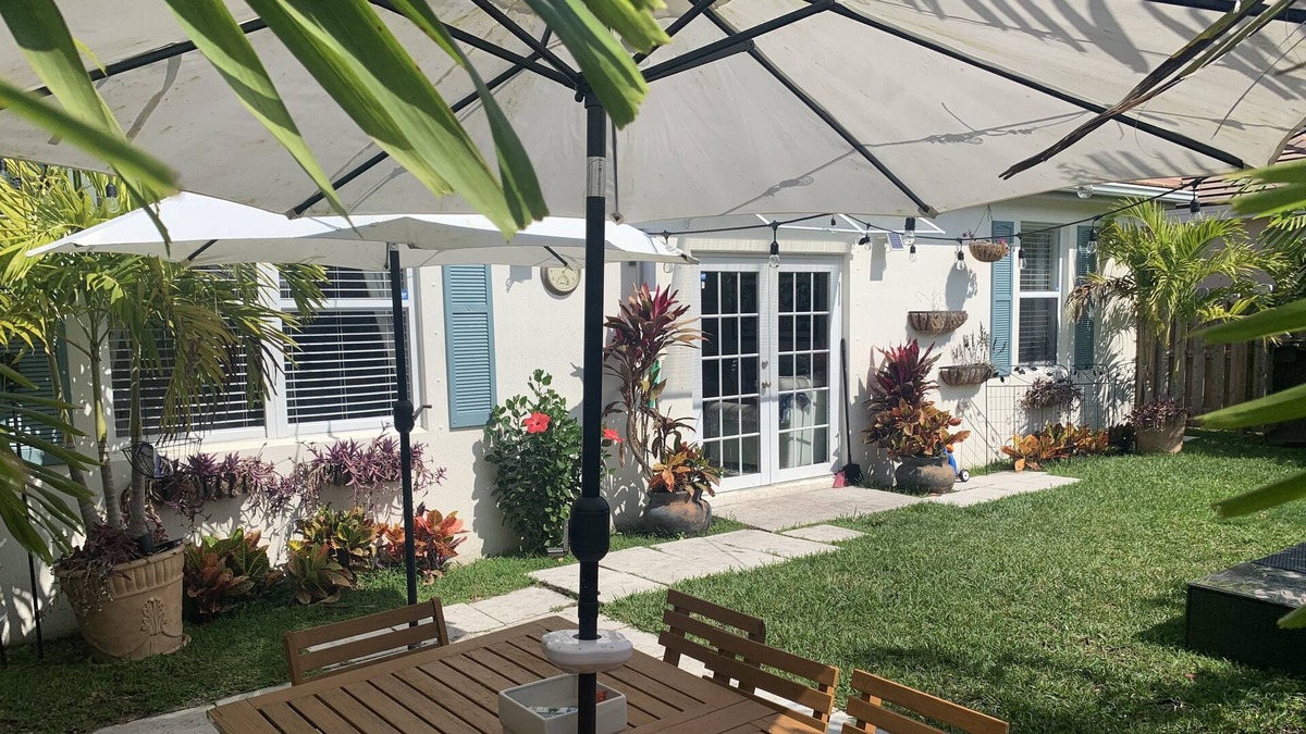Homestead House | Tropical 3BR/2BA home. Pets Welcome. Location!!