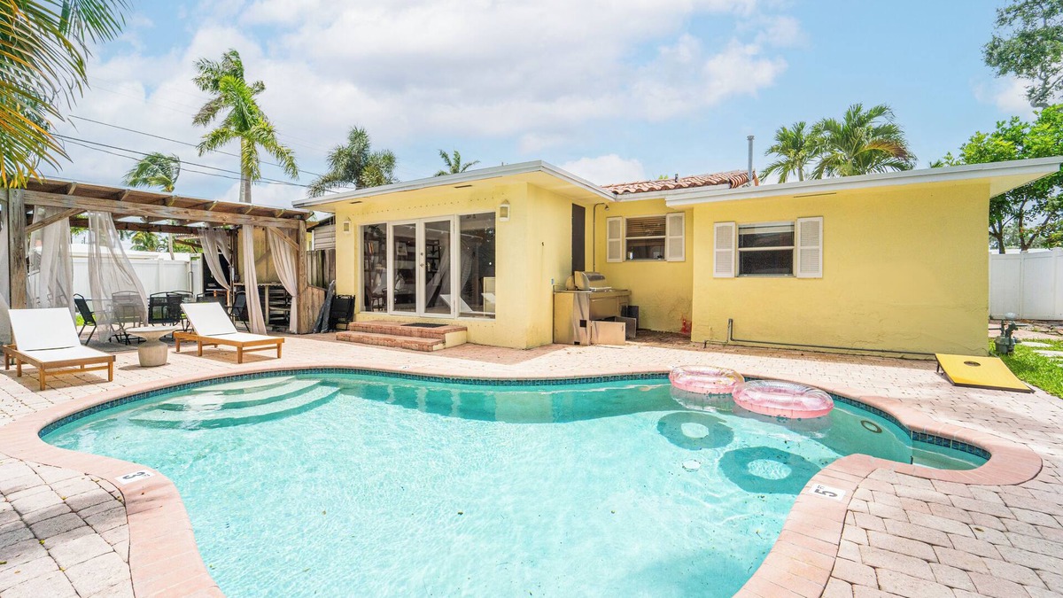 Garden Isles House | Tropical 4Bedroom Villa w Pool
