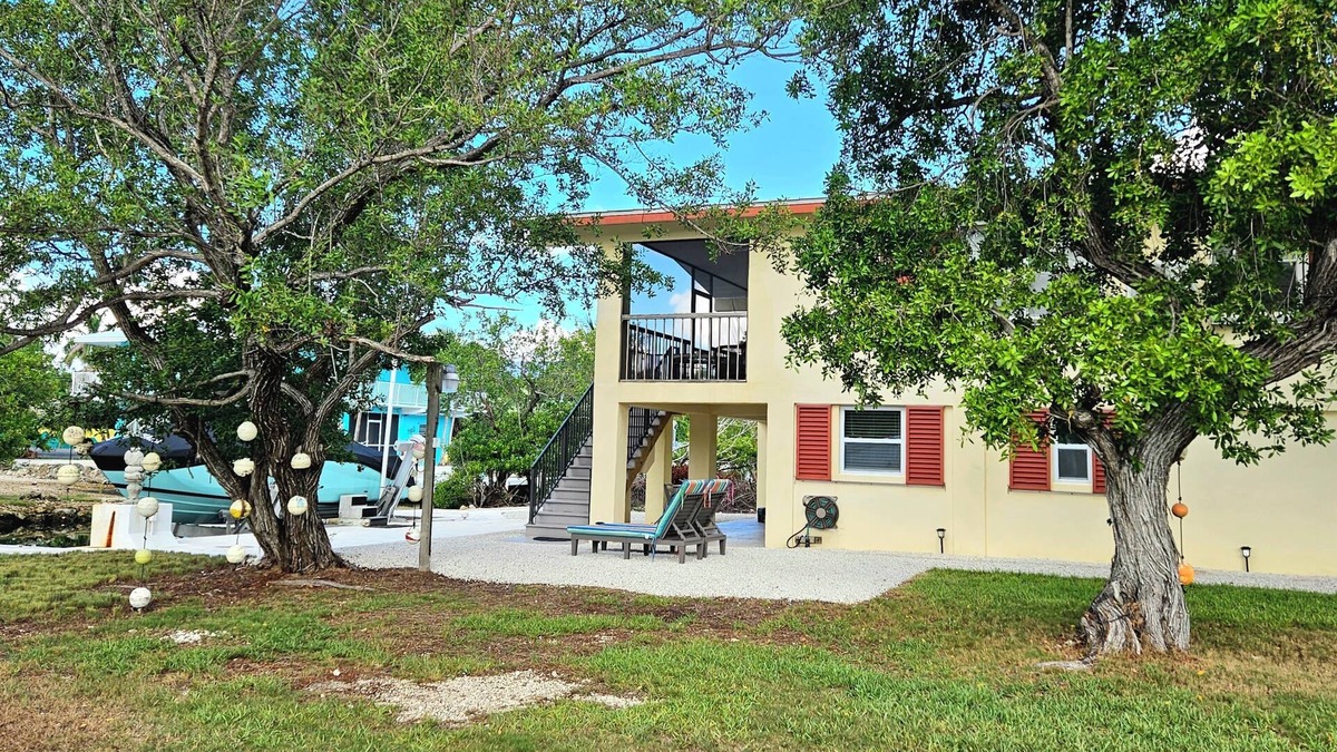 Doctor's Arm House | Tropical Canal-front Cottage in the Lower Florida Keys