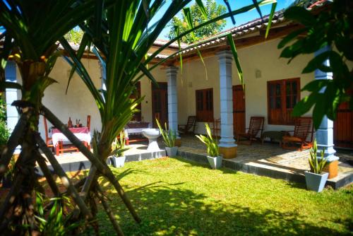 Dambulla House | Tropical Garden Homestay Pidurangala