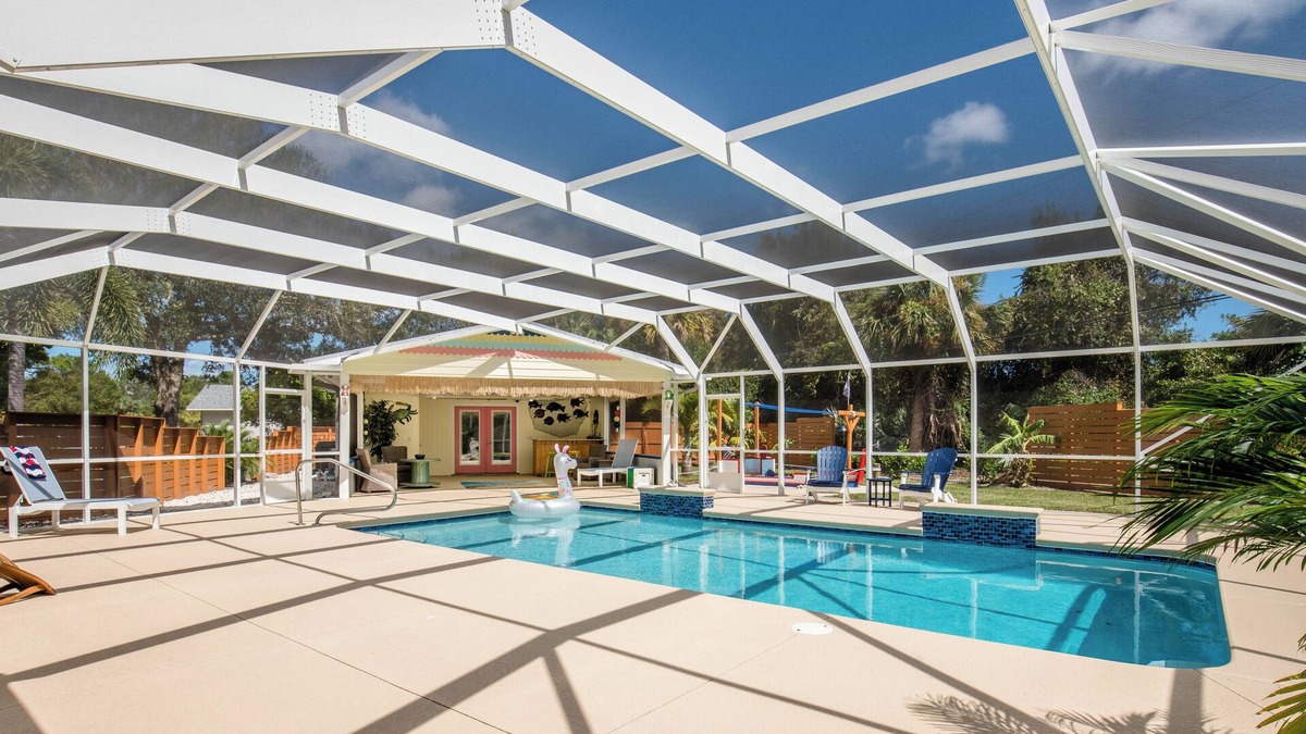 Vero Beach House | 🍹🌞 Tropical Getaway! Heated Pool, Tiki Bar, Pirate Sandbox, and Boat Parking!