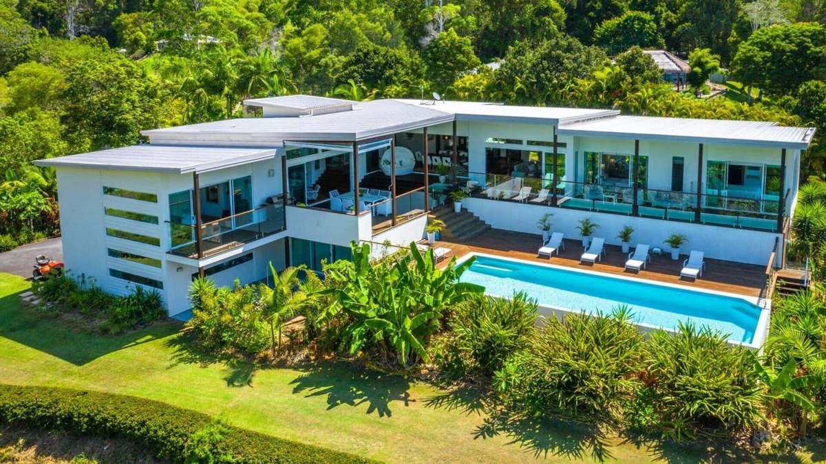 Tallebudgera House | Tropical Hideaway (Pet Friendly)
