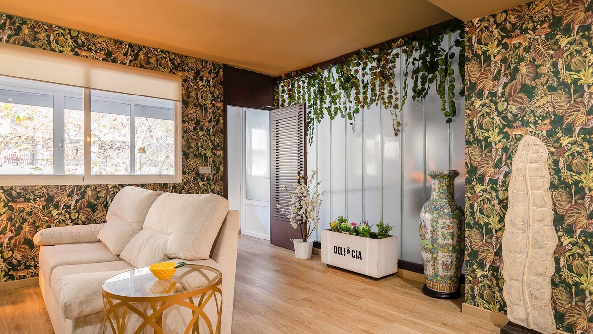 Ensanche Diputacion Apartment | TROPICAL LOFT ALICANTE (Near the Real Club de Regatas)