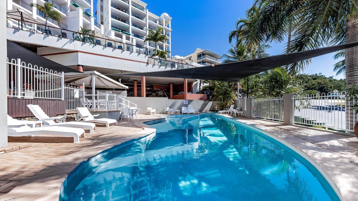 Airlie Beach Apartment | Tropical Marina views 1bedroom