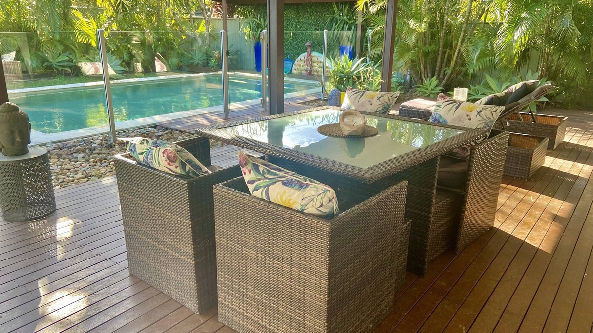 Sorrento House | Tropical Oasis -child/pet friendly