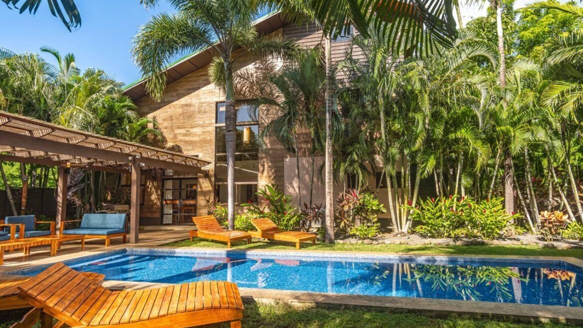 Junquillal House | Tropical oasis a stone's throw to the beach. Perfect for families. Pet friendlyn