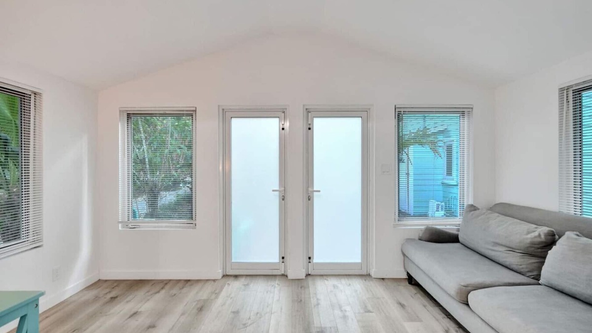 Sailboat Bend House | Tropical Oasis: 2BR w/Pool
