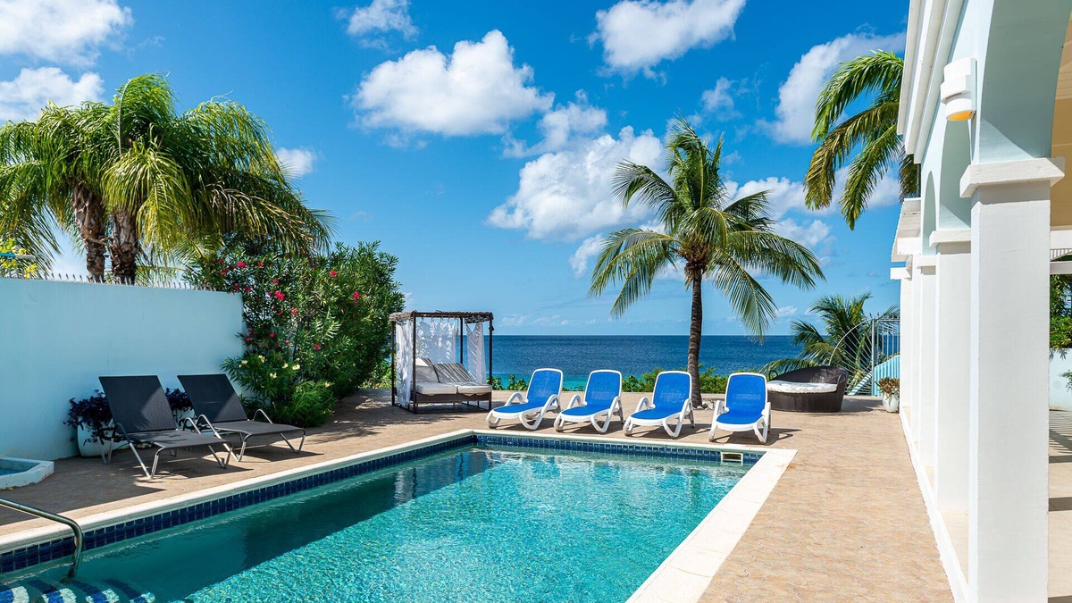 Sabadeco Villa | Tropical oceanfront villa, full AC, private pool, great diving and snorkeling