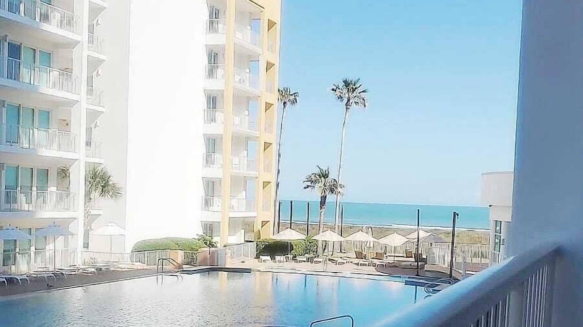 South Padre Island Hotel | Tropical Paradise + Beachfront Access