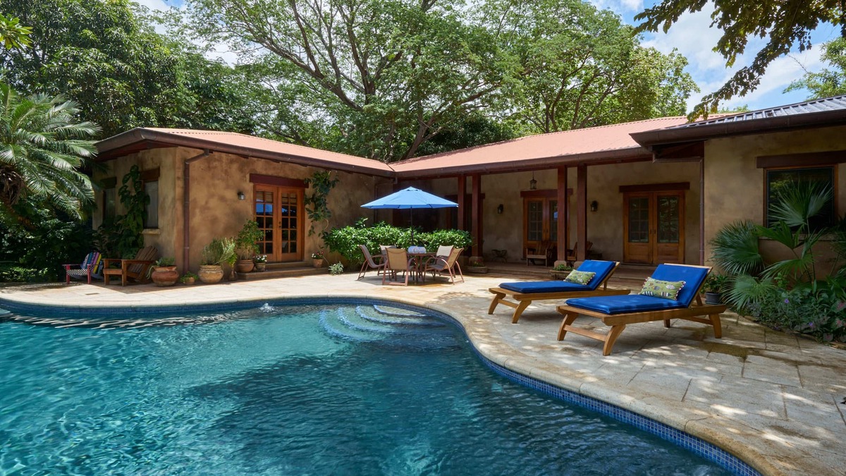 Tamarindo House | TROPICAL PARADISE, DIRECTLY ACROSS FROM THE BEACH IN CENTER OF TAMARINDO
