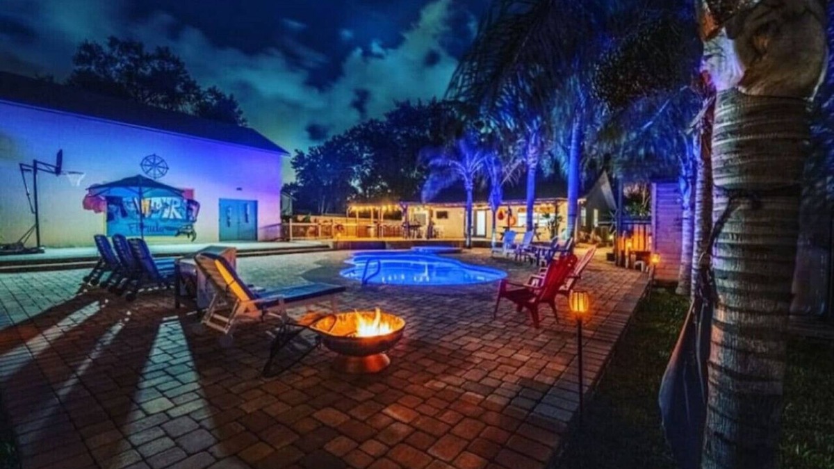 June Park House | Tropical Paradise w/Pool |Spa| Pickleball | Beach