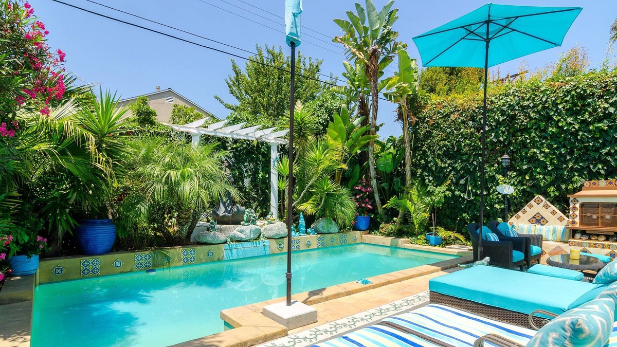 Pacific Palisades House | Tropical Pool Home and guesthouse