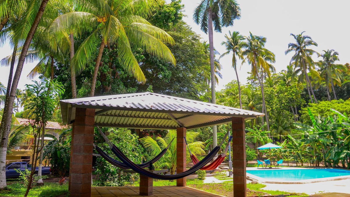 Tamanique House | Tropical Private beach house 3 mins from the beach .Close to restaurants ,stores