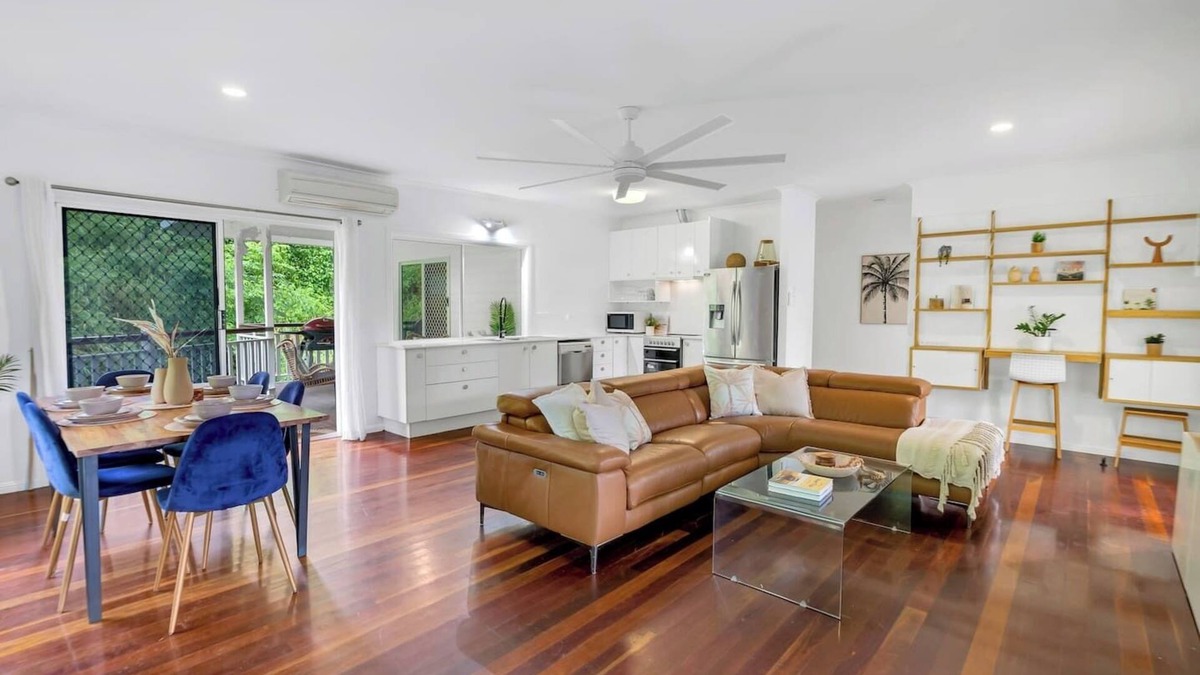 Aeroglen House | Tropical Refuge Classic Queenslander Paradise