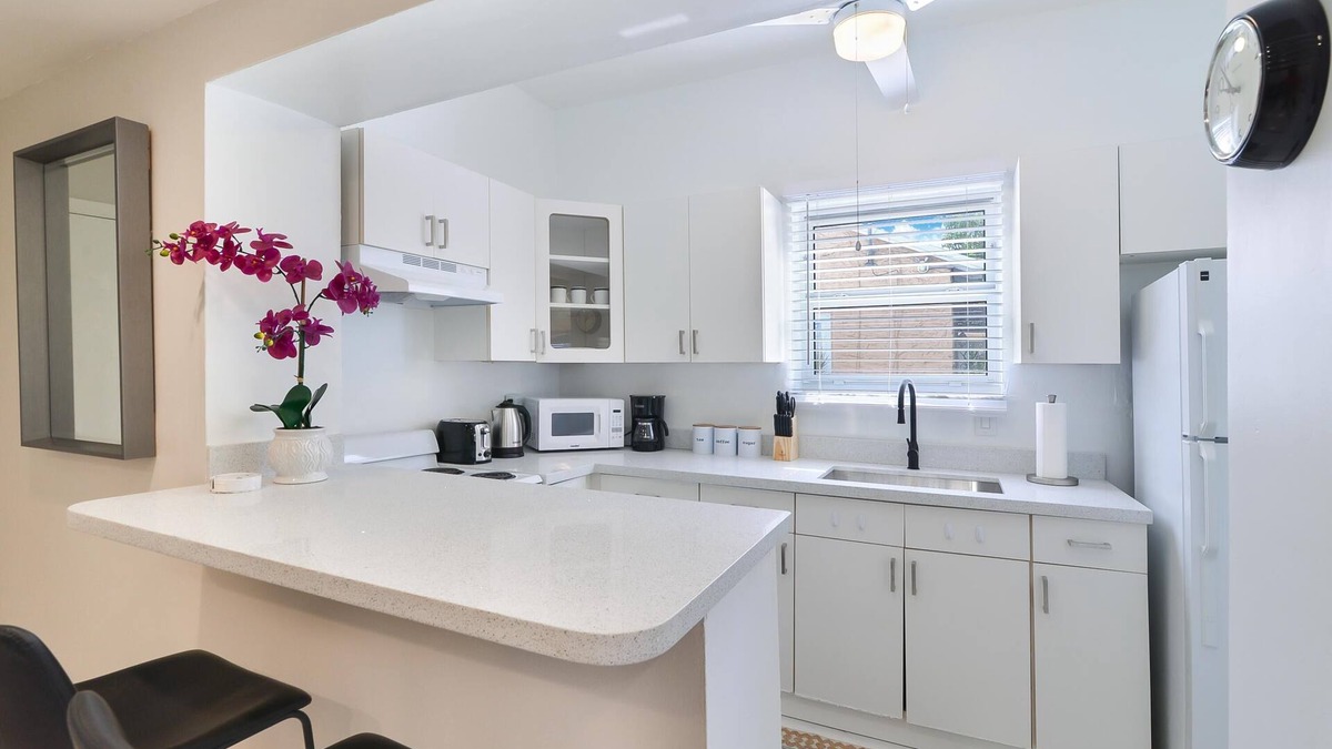 Parkside Condo | 🌞Tropical resort condo in center of Hollywood, FL.🌞