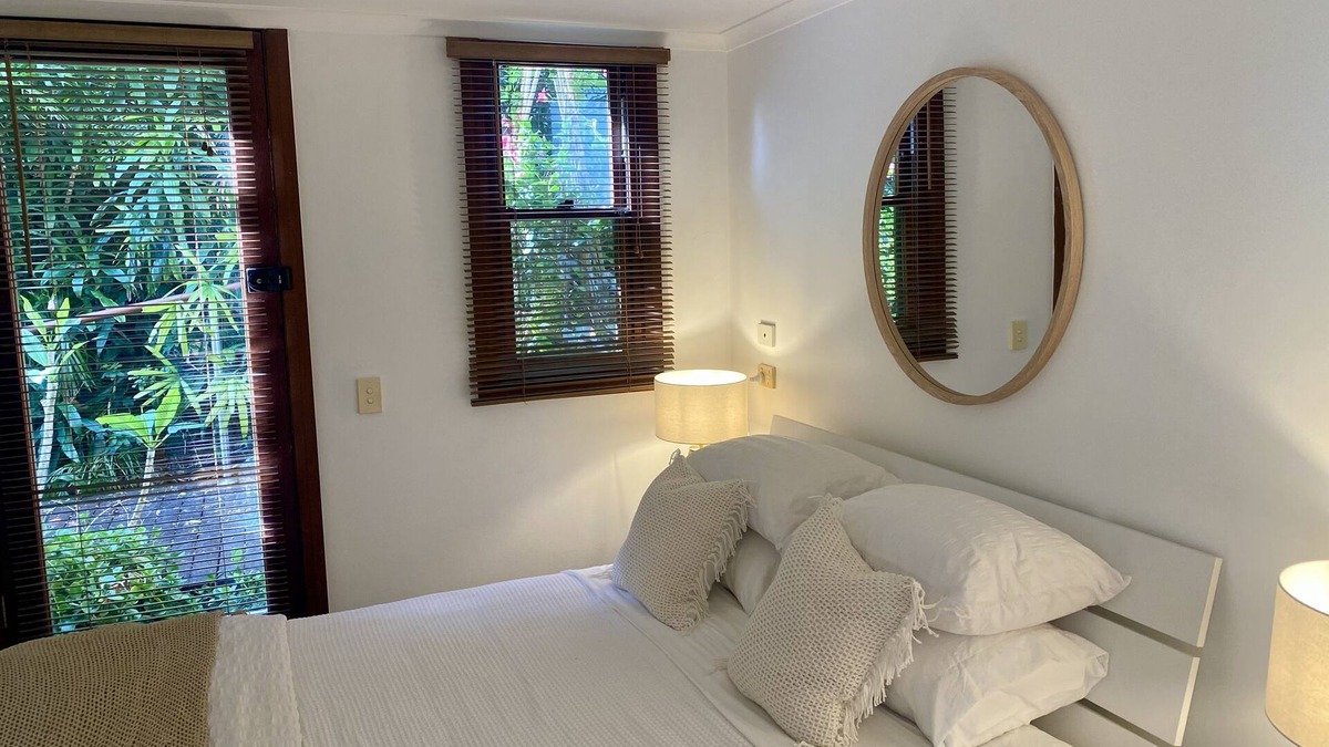 Mona Vale Apartment | Tropical retreat – Entire guesthouse in Mona Vale
