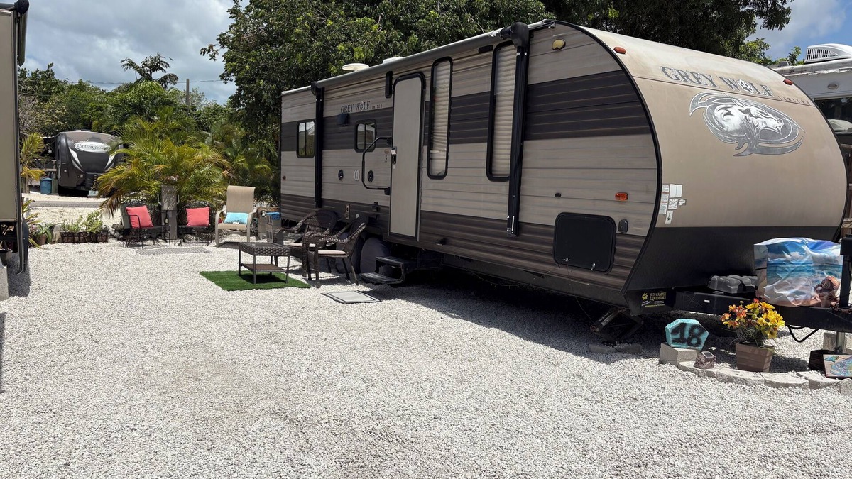 Big Pine Key RV Rental | 🌴 TROPICAL RETREAT 🌴 RV in the Keys