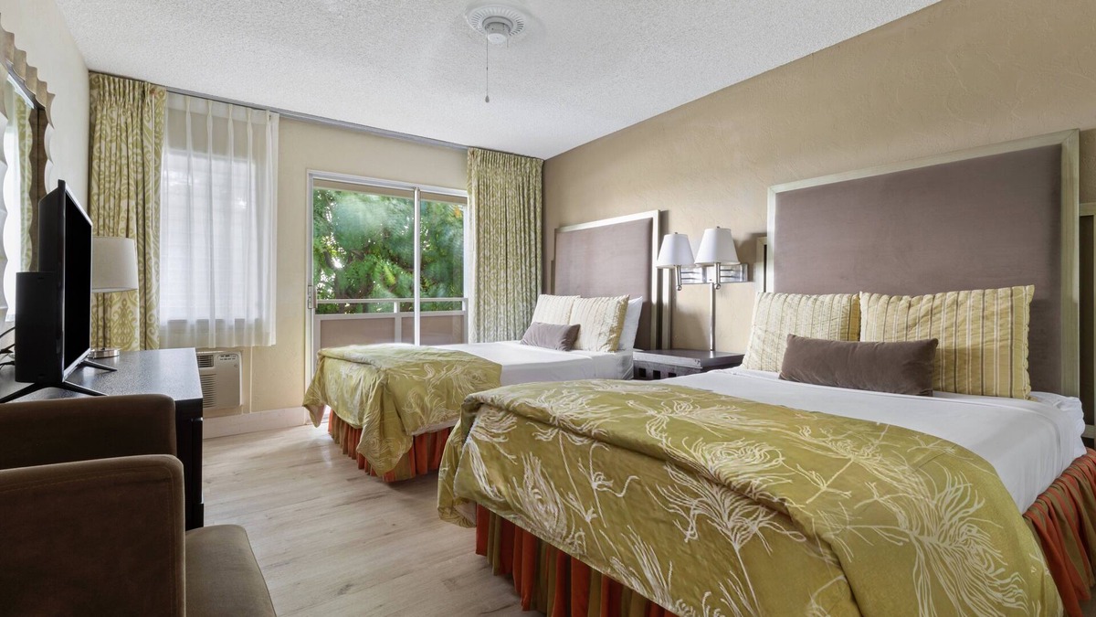 Wailua Apartment | Tropical Retreat w/Outdoor Pool, Free Parking, Steps from Papaloa Beach!