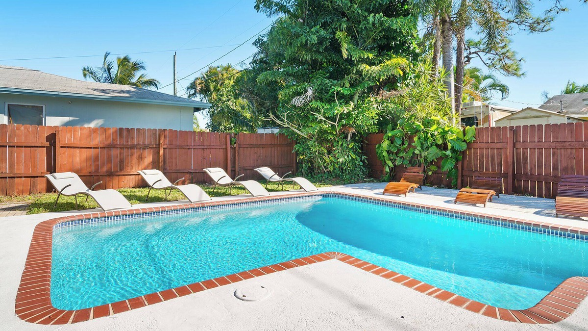 Boynton Beach Villa | Tropical Spa Escape! Pool/Spa/Sauna WIFI 4Bdrm 8 Min Bch