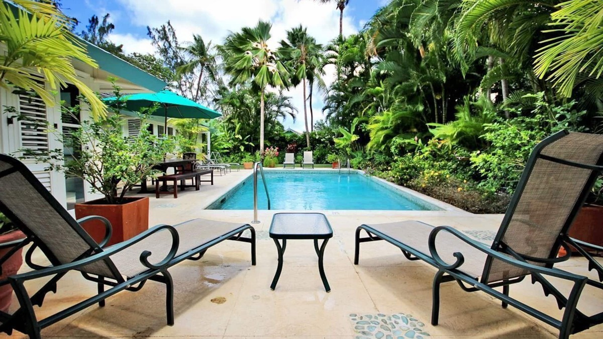 Gibbs Bay Villa | Tropical Villa with Pool Near Beach - Jessamine (3 bed)
