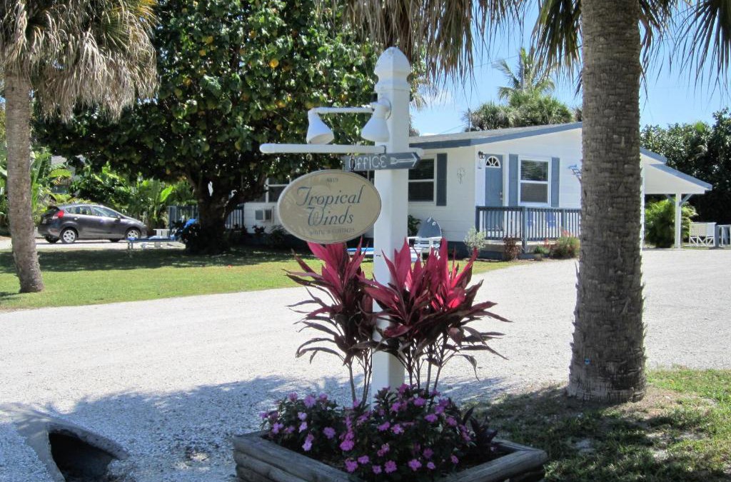 Tradewinds Hotel | Tropical Winds Beachfront Motel and Cottages